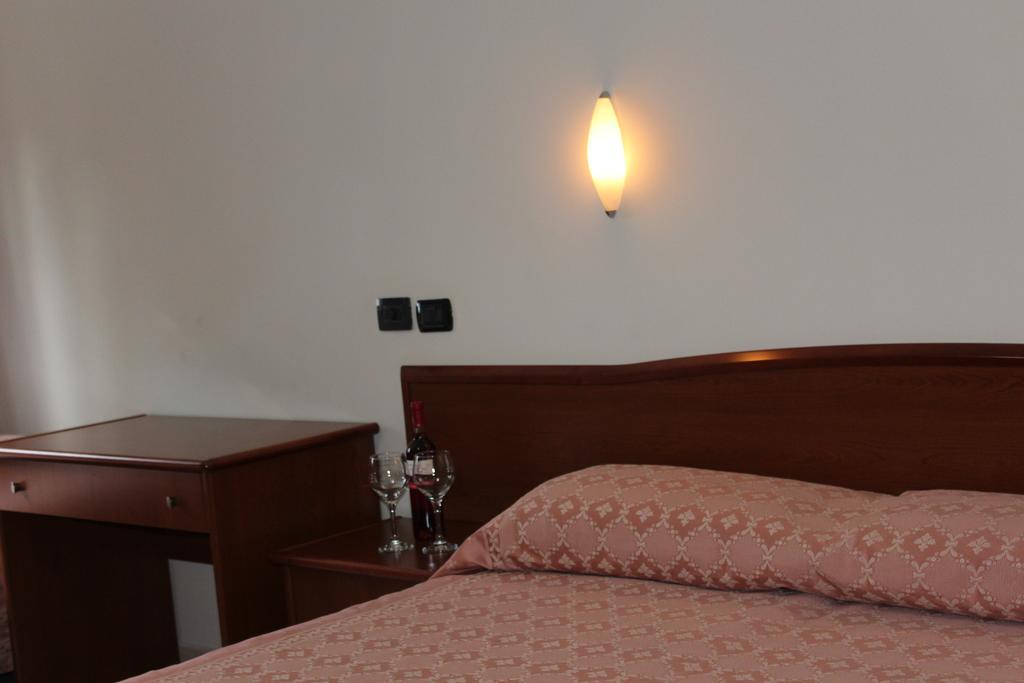 Albergo Villa Bianca Σαν Τζιοβάνι Ροτόντο Εξωτερικό φωτογραφία