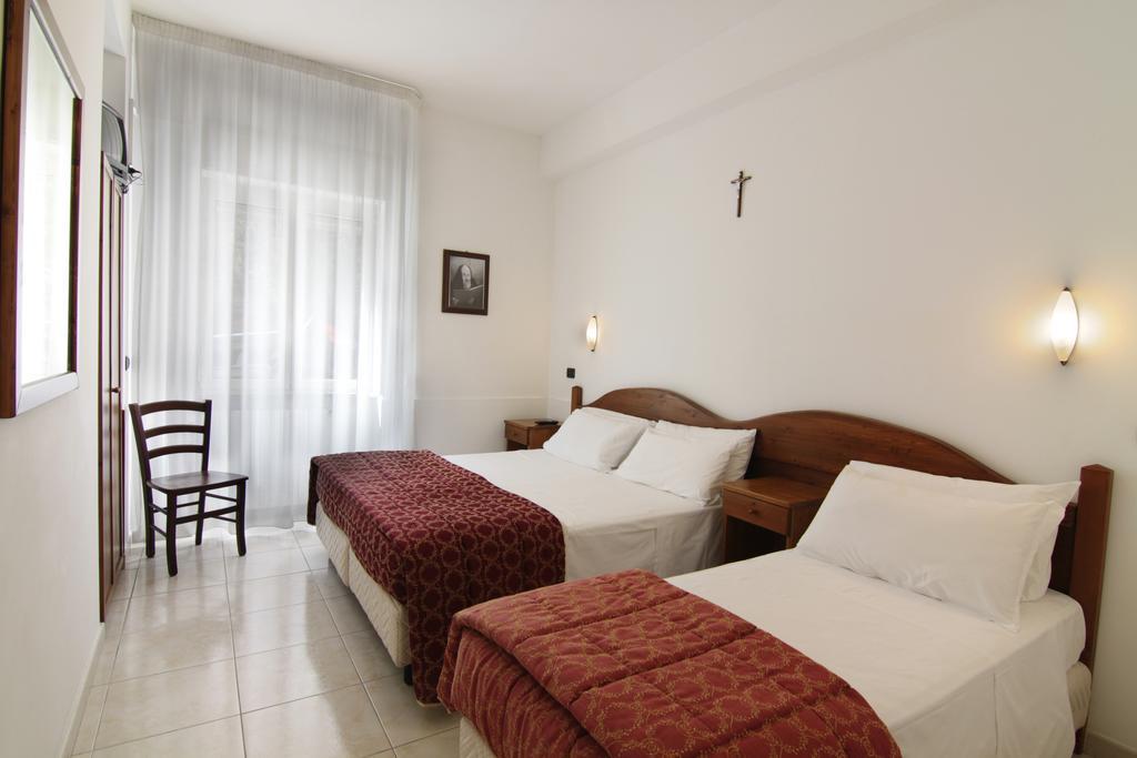 Albergo Villa Bianca Σαν Τζιοβάνι Ροτόντο Δωμάτιο φωτογραφία