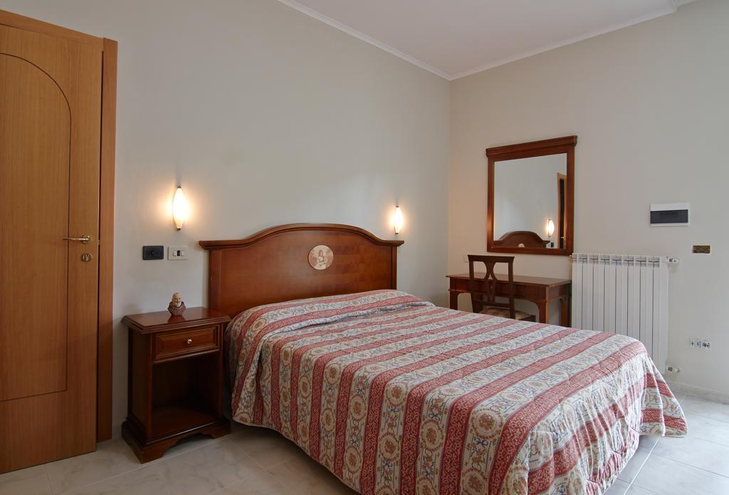 Albergo Villa Bianca Σαν Τζιοβάνι Ροτόντο Δωμάτιο φωτογραφία