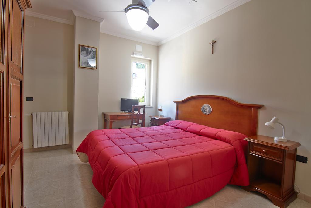 Albergo Villa Bianca Σαν Τζιοβάνι Ροτόντο Δωμάτιο φωτογραφία